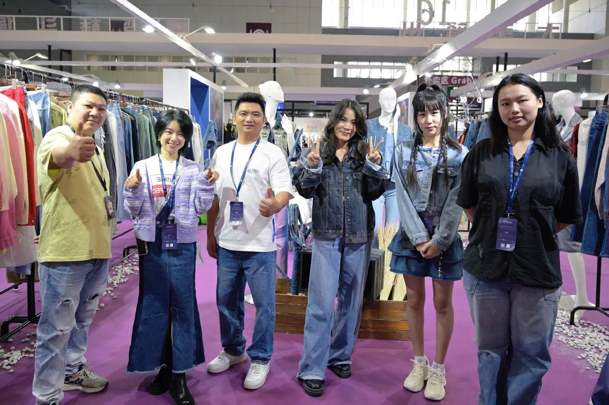 27届深圳国际服装供应链博览会.#努力的服装人 #服装陈列展